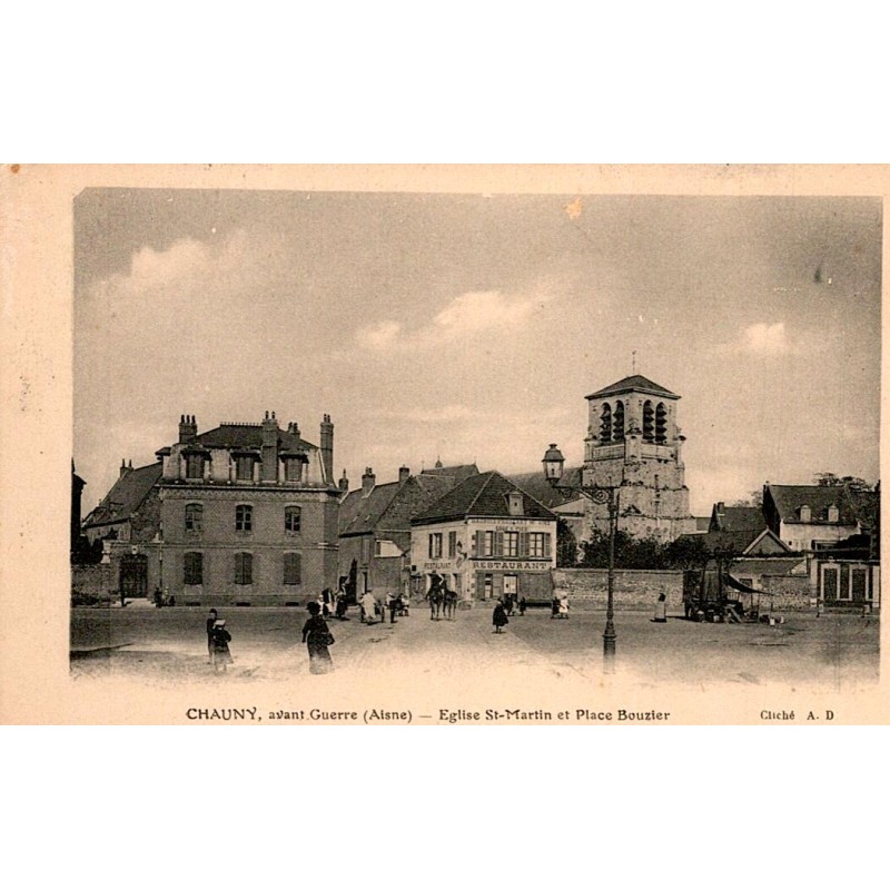 02300 - CHAUNY - AVANT GUERRE - EGLISE ST-MARTIN ET PLACE BOUZIER