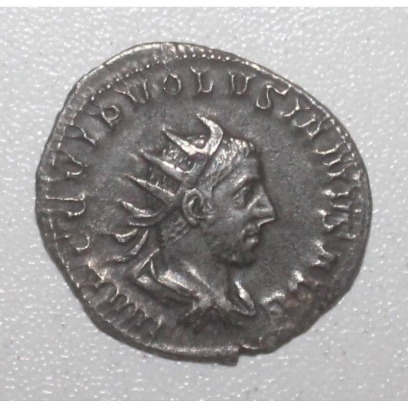 251 - 253 - VOLUSIEN - ANTONINIEN - R/ VIRTUS AVGG