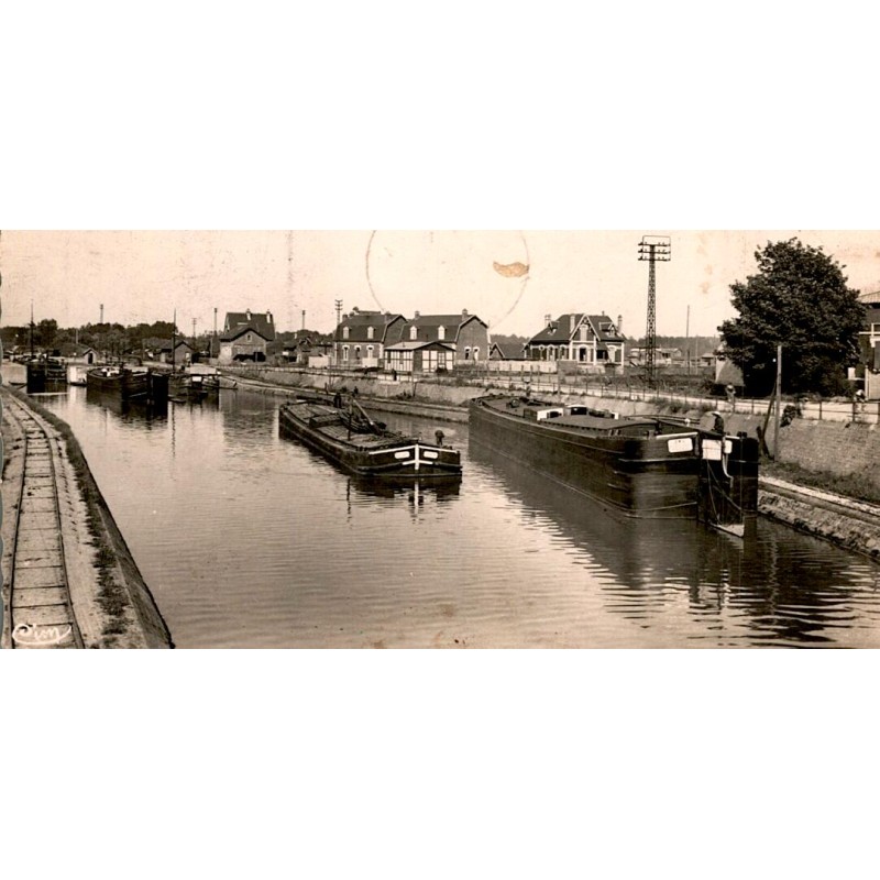 02300 - CHAUNY - VIEW ON THE CANAL - 1950