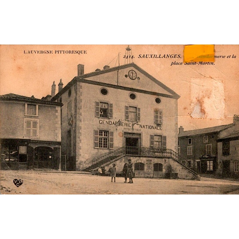 63490 - Sauxillanges - the gendarmerie and Place Saint-Martin