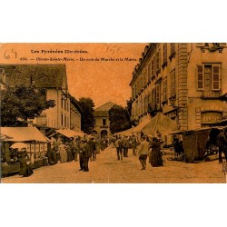 64400 - OLORON-SAINTE-MARIE - UN COIN DU MARCHE ET LA MAIRIE