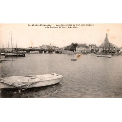 COUNTY 85800 - SAINT-GILLES-CROIX-DE-VIE - OVERVIEW OF THE PORT TOWARDS THE CHURCH AND THE BRIDGE