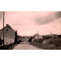 80340 - BRAY-SUR-SOMME - LA RUE DE CAPRY ET LA GENDARMERIE