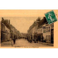 02800 - LA FERE - RUE DE LA REPUBLIQUE