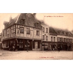 COUNTY 02800 - LA FERE - MARKET SQUARE - 1910