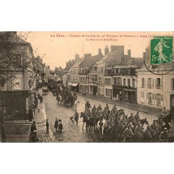 02800 - LA FERE - SOUVENIR DE L'ARRIVEE DU 19EME REGIMENT DE CHASSEUS A CHEVAL