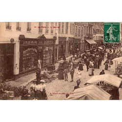 COUNTY 02800 - LA FERE - THE MARKET