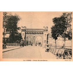 COUNTY 02800 - LA FERE - NOTRE-DAME GATE