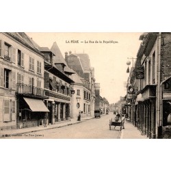 COUNTY 02800 - LA FERE - RUE DE LA REPUBLIC