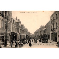 02800 - LA FERE - LA PLACE DES MARCHES