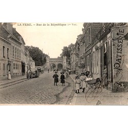 COUNTY 02800 - LA FERE - RUE DE LA REPUBLIC