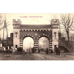 COUNTY 02800 - LA FERE - NOTRE-DAME GATE