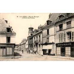 COUNTY 02800 - LA FERE - RUE DU BOURGET - THE CARILLON OF THE HOTEL DE