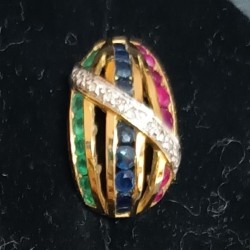 PENDANT - YELLOW GOLD - 18 CARATS - DECORATED WITH STONES AND BRILLIANTS - Ref 096452