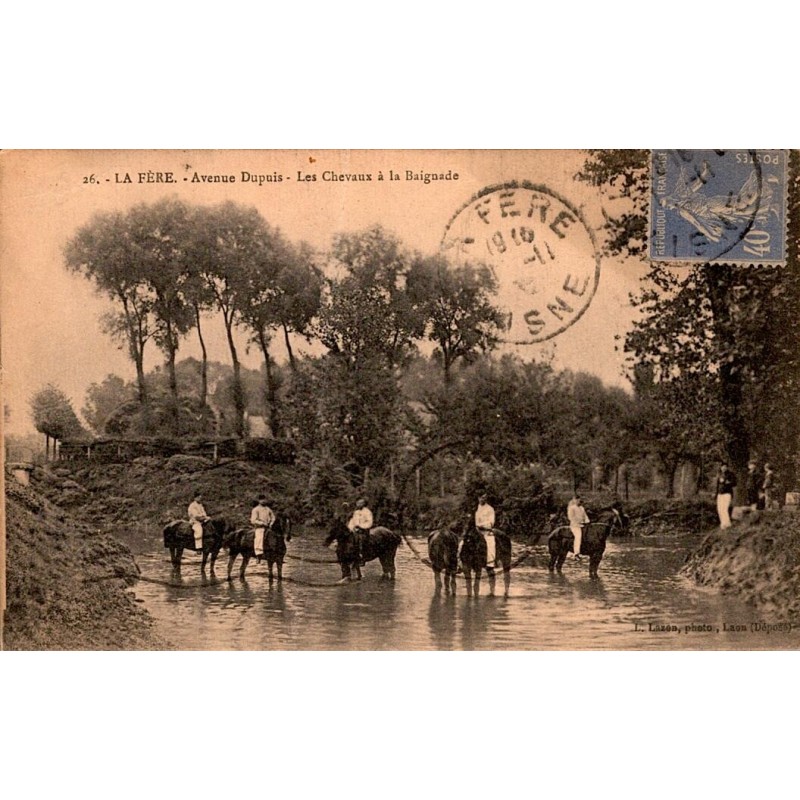 COUNTY 02800 - LA FERE - AVENUE DUPUIS - HORSES SWIMMING