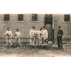 County 02800 - LA FERE - 17th Artillery Regiment - ON THE ROUTE TO THE POLICE ROOM