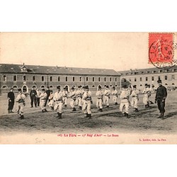 County 02800 - LA FERE - 17th Artillery Regiment - BOXING